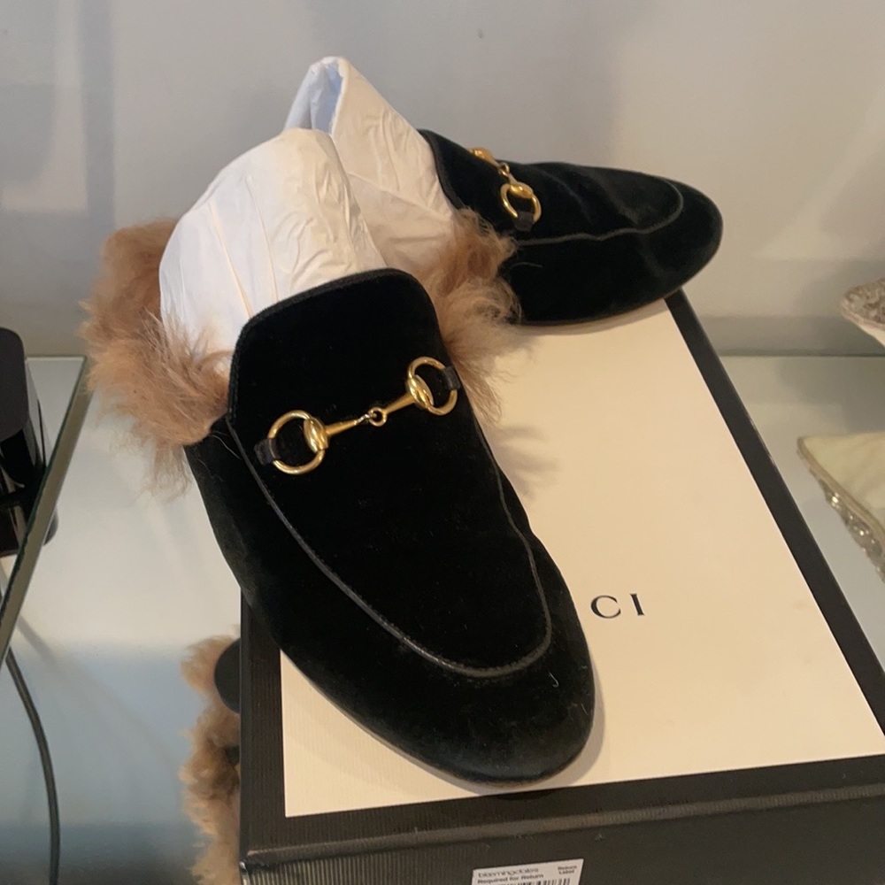 Gucci princetown black velvet mules